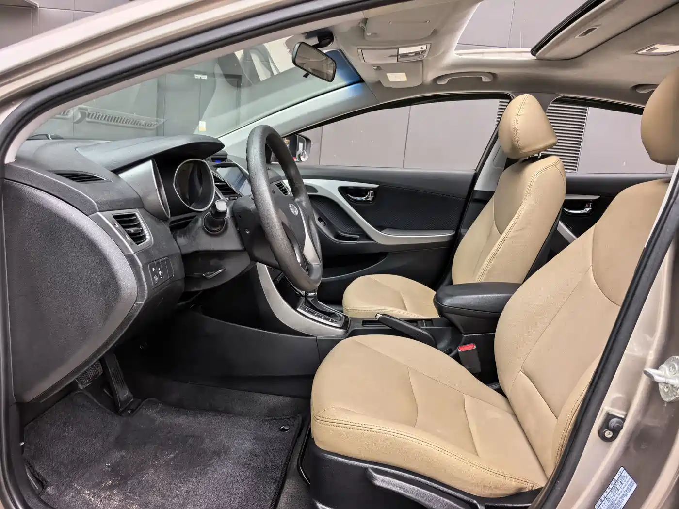 Hyundai Langdong 2013 1.6L Automatic Leading фото 8