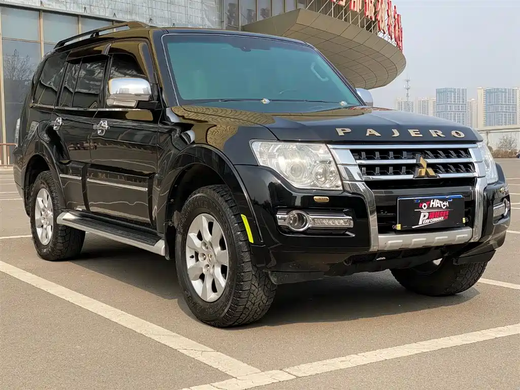 Mitsubishi Pajero (Import) 2016 3.0L Automatic Premium (China V) фото 2