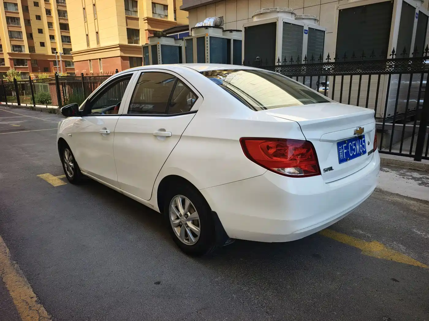 Chevrolet Sail 2015 Sail 3 1.5L Manual Happiness Edition фото 9