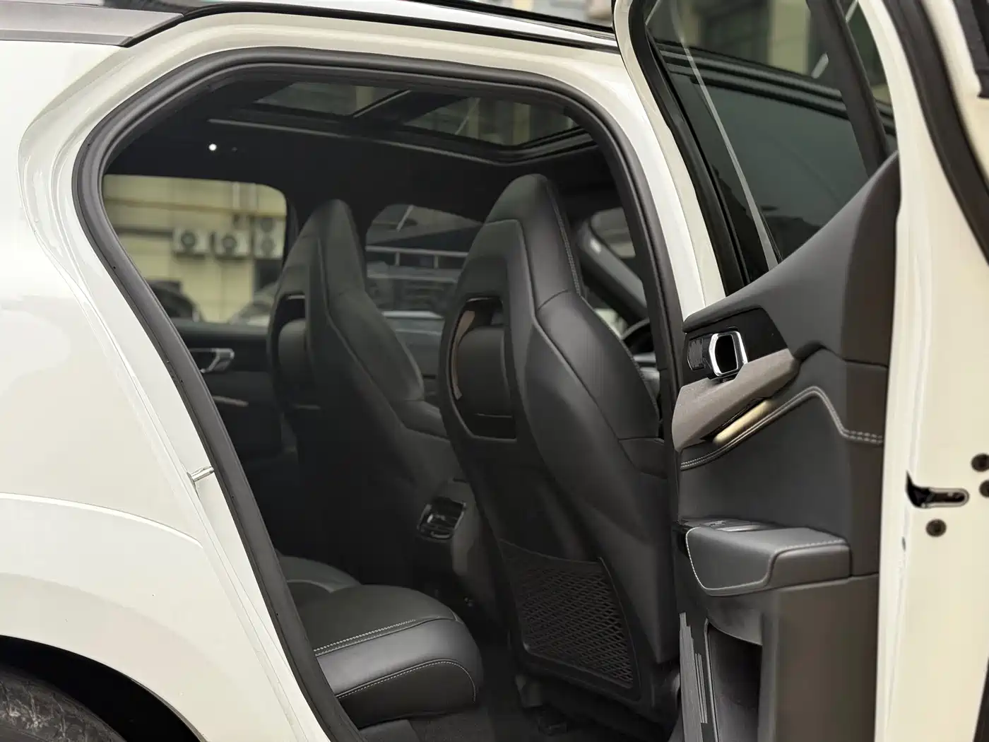 LYNK & CO. 02 HATCHBACK