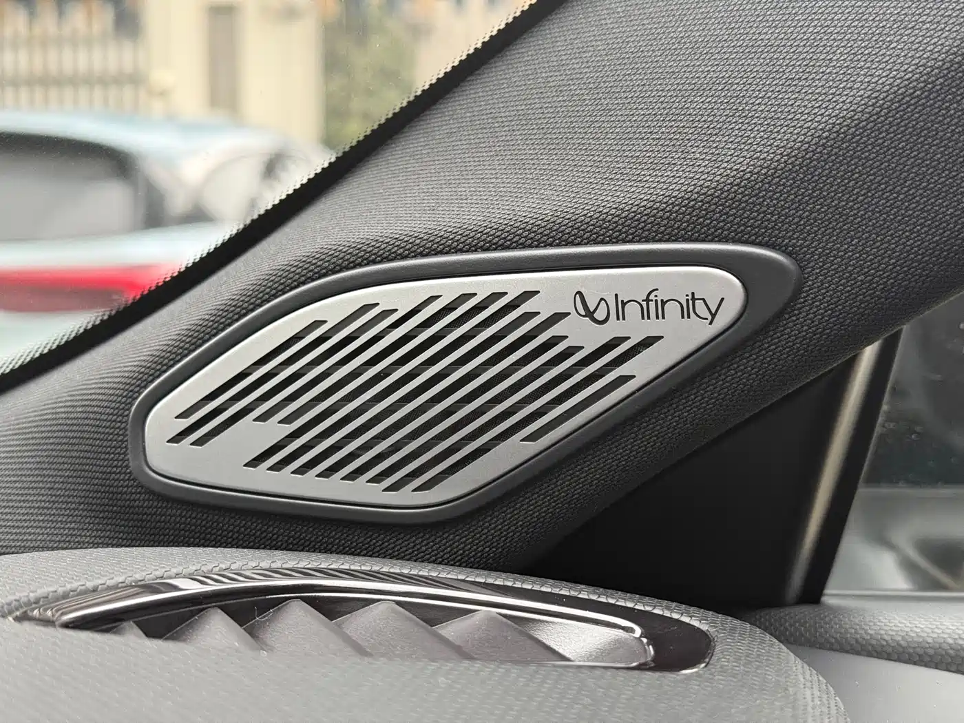 LYNK & CO. 02 HATCHBACK