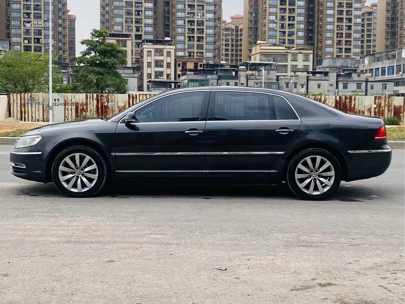 Volkswagen Phaeton 2011 3.6L V6 5-seat Extended Business Edition фото 4
