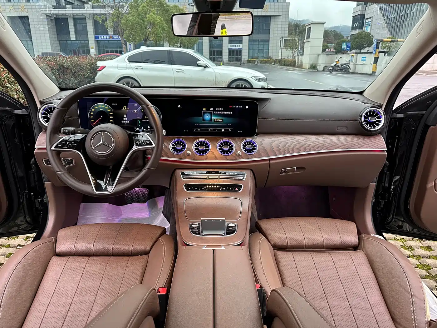 Mercedes-Benz E-Class 2023 E 260 L фото 12