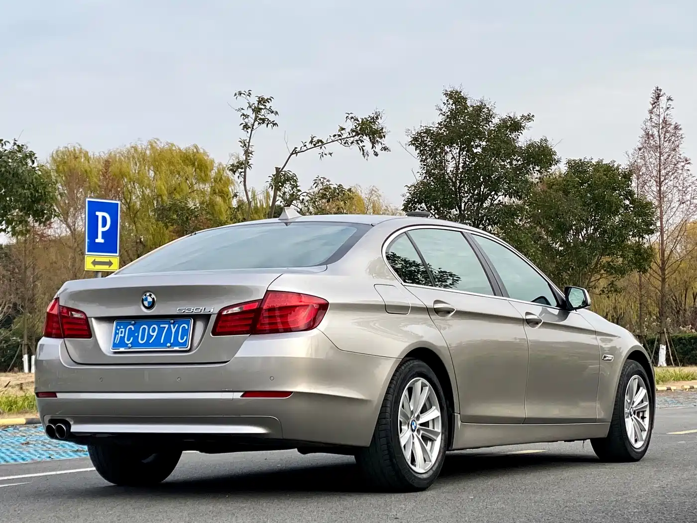BMW 5 Series 2012 523Li Luxury фото 17