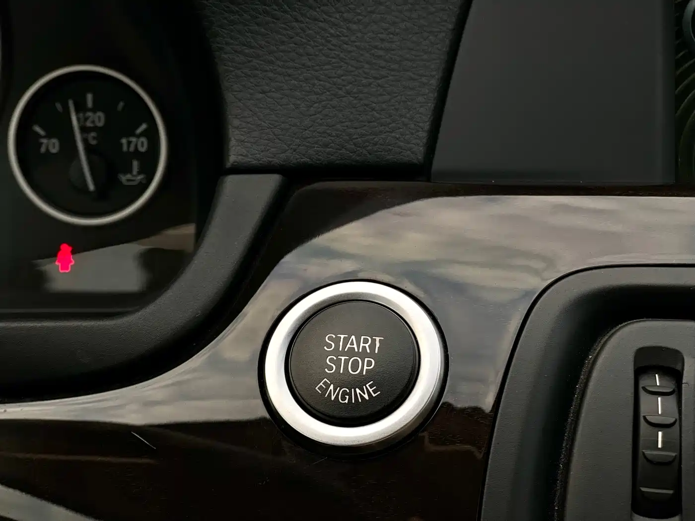 BMW 5 Series 2012 523Li Luxury фото 5