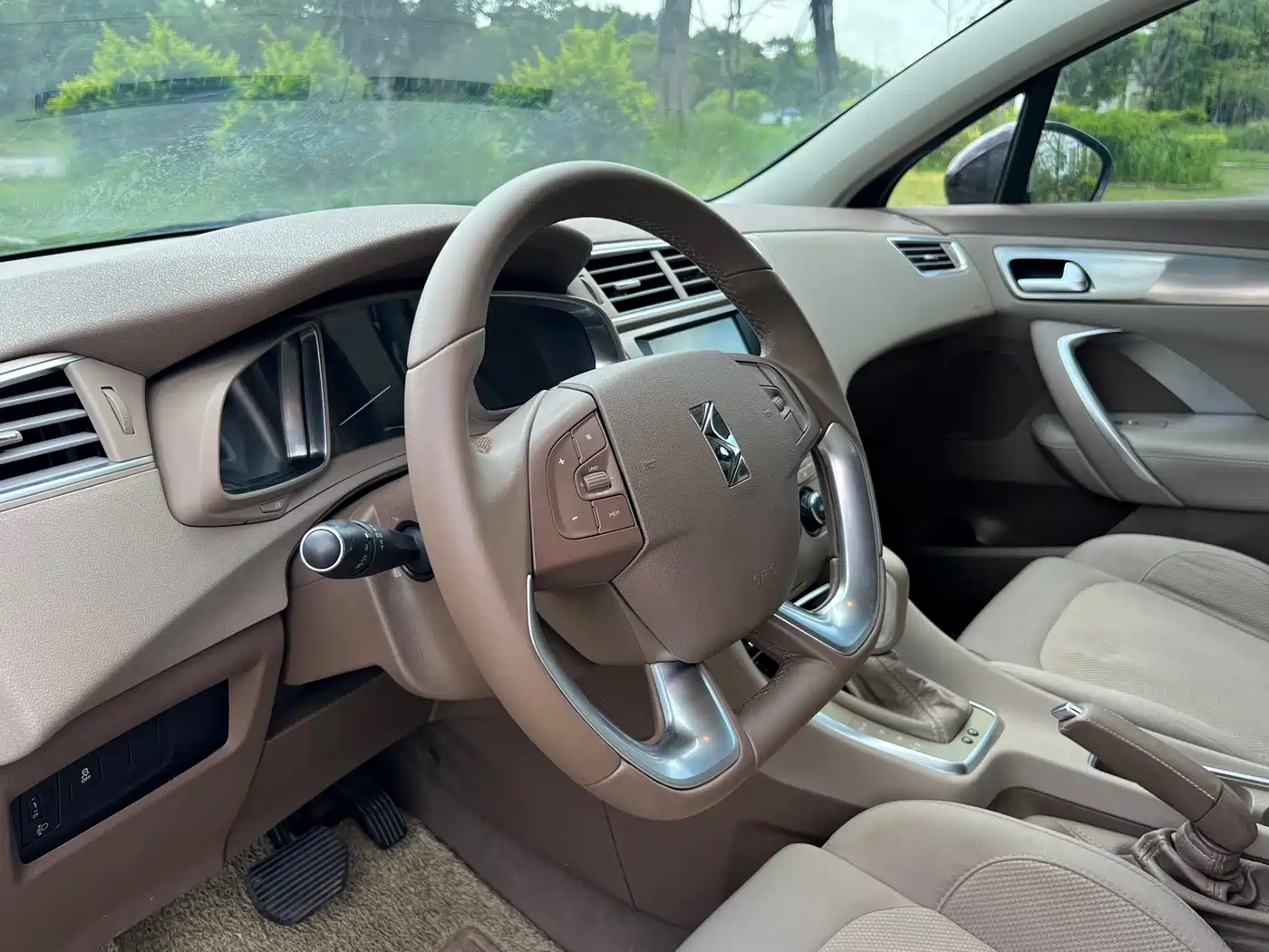 DS 5LS 2016 2015 1.6T Comfort THP160