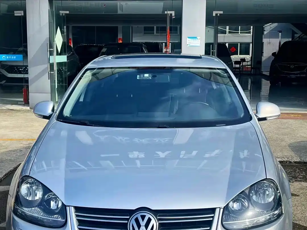 Volkswagen Sagitar 2010 1.4TSI Automatic Luxury фото 2