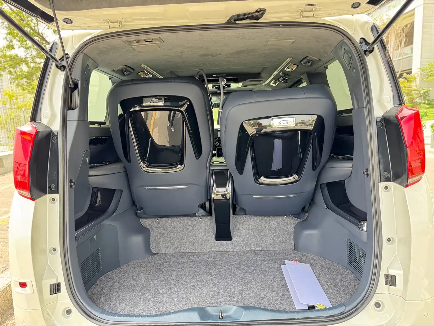 Toyota Alphard 2018 Facelift 3.5L Premium Edition фото 20
