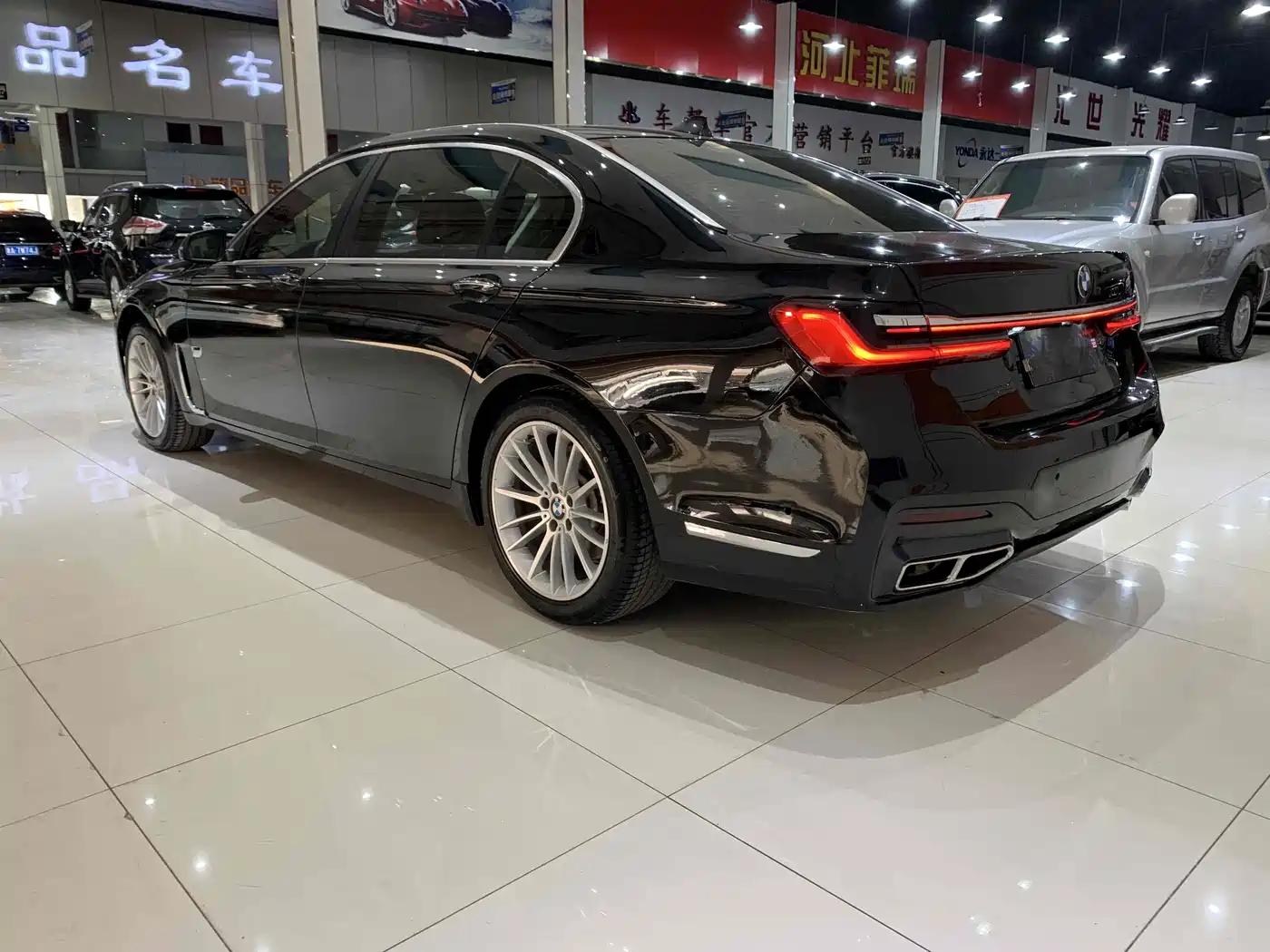 BMW 7 Series 2014 730Li Premium фото 16