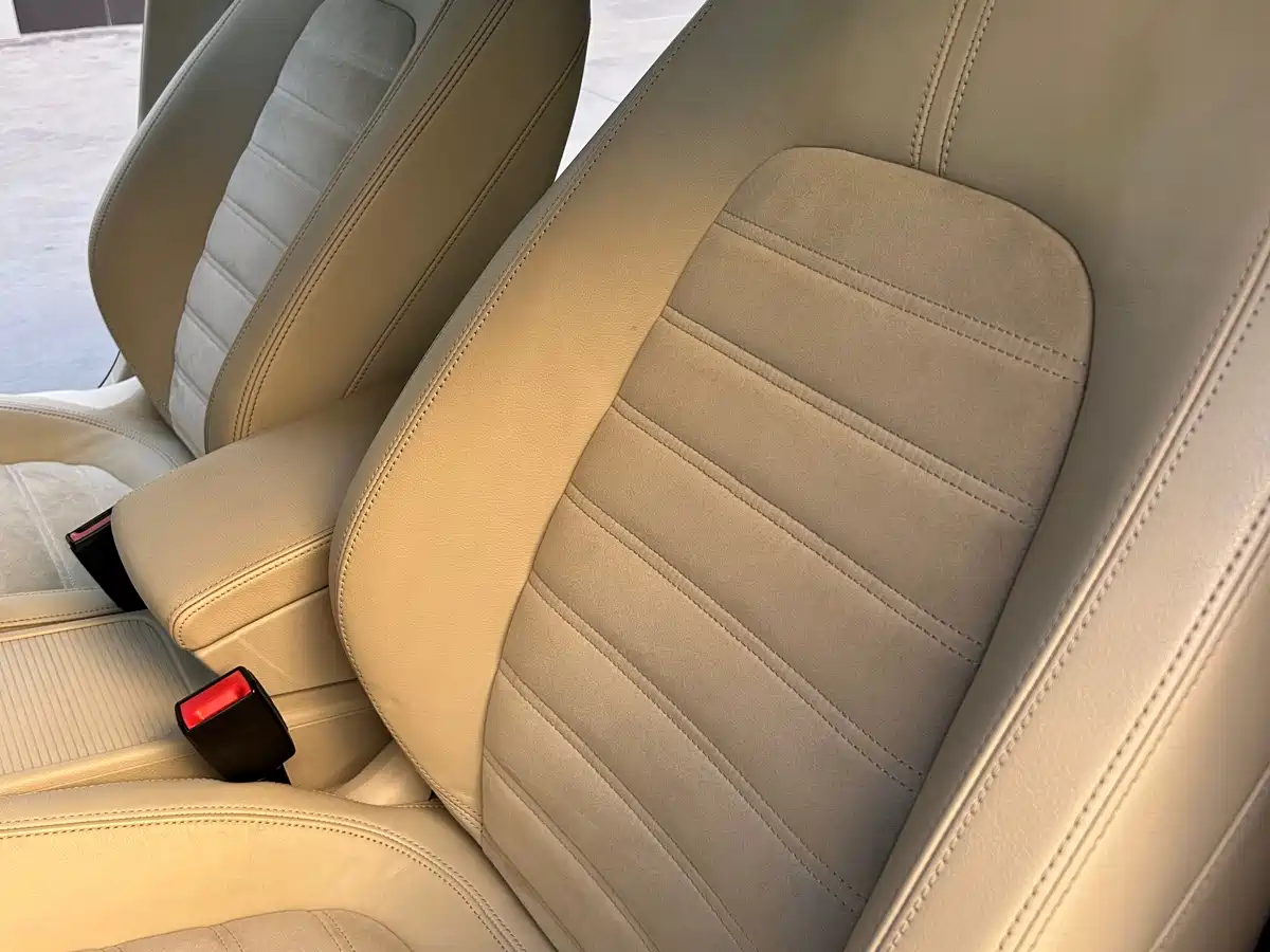 Volkswagen Passat 2011 2.0T Wagon Luxury фото 17