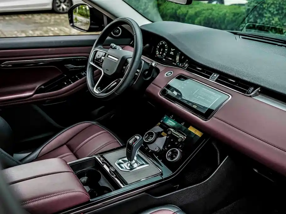 Land Rover Range Rover Evoque 2023 Range Rover Evoque L 249PS Luxury Edition фото 19