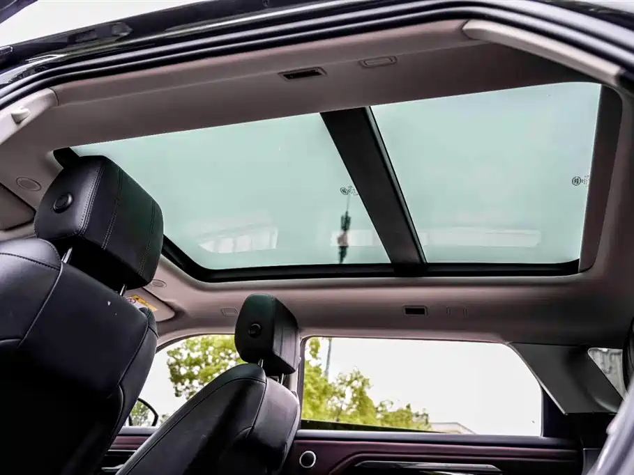 Land Rover Range Rover Evoque 2023 Range Rover Evoque L 249PS Luxury Edition фото 26