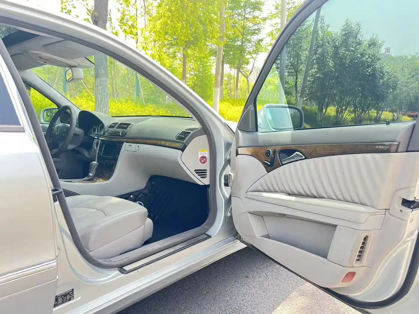 Mercedes-Benz E-Class 2008 Model E 280 Personality Sport Edition фото 8