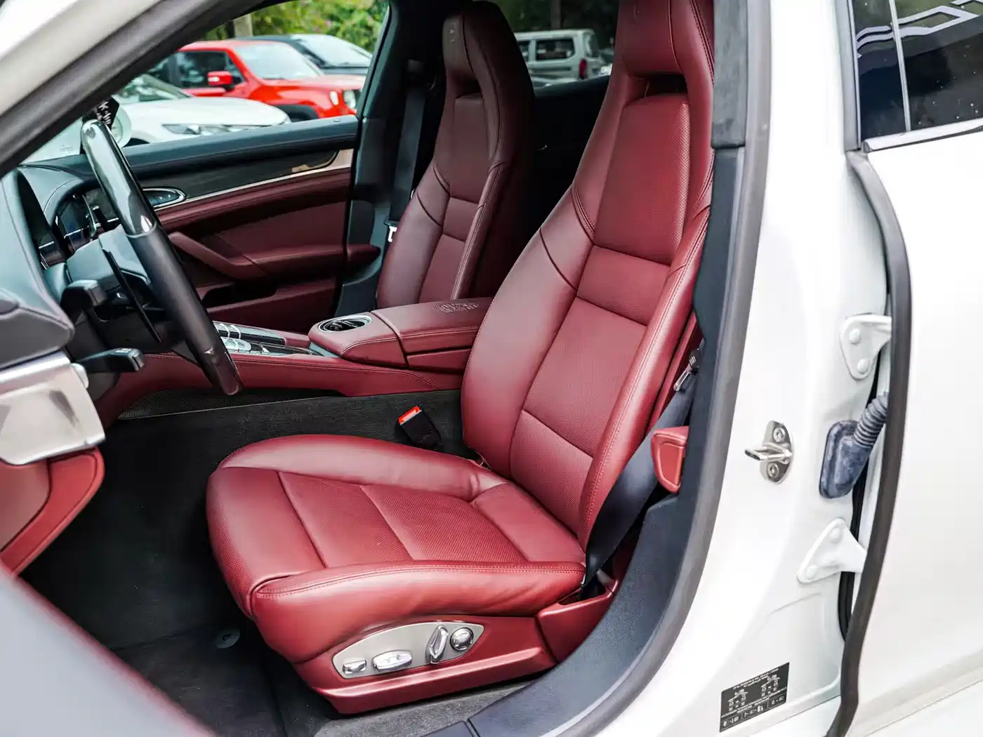 Porsche Panamera 2013 Panamera Platinum Edition 3.6L фото 11