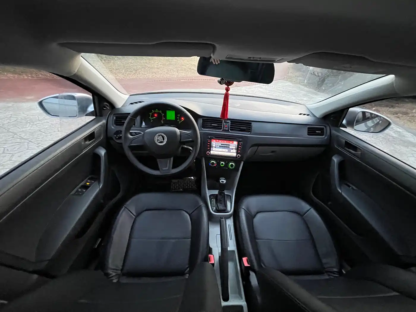 Škoda Rapid 2016 1.6L Automatic Forward Edition фото 9