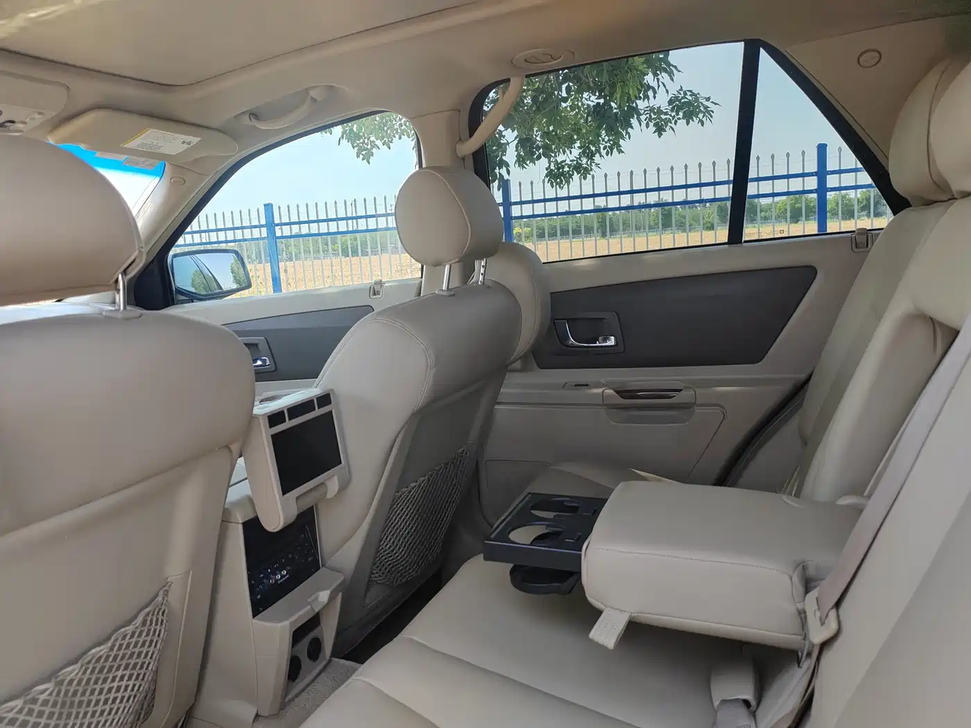 Cadillac SRX 2006 Model 4.6 AWD Ultra Luxury фото 9