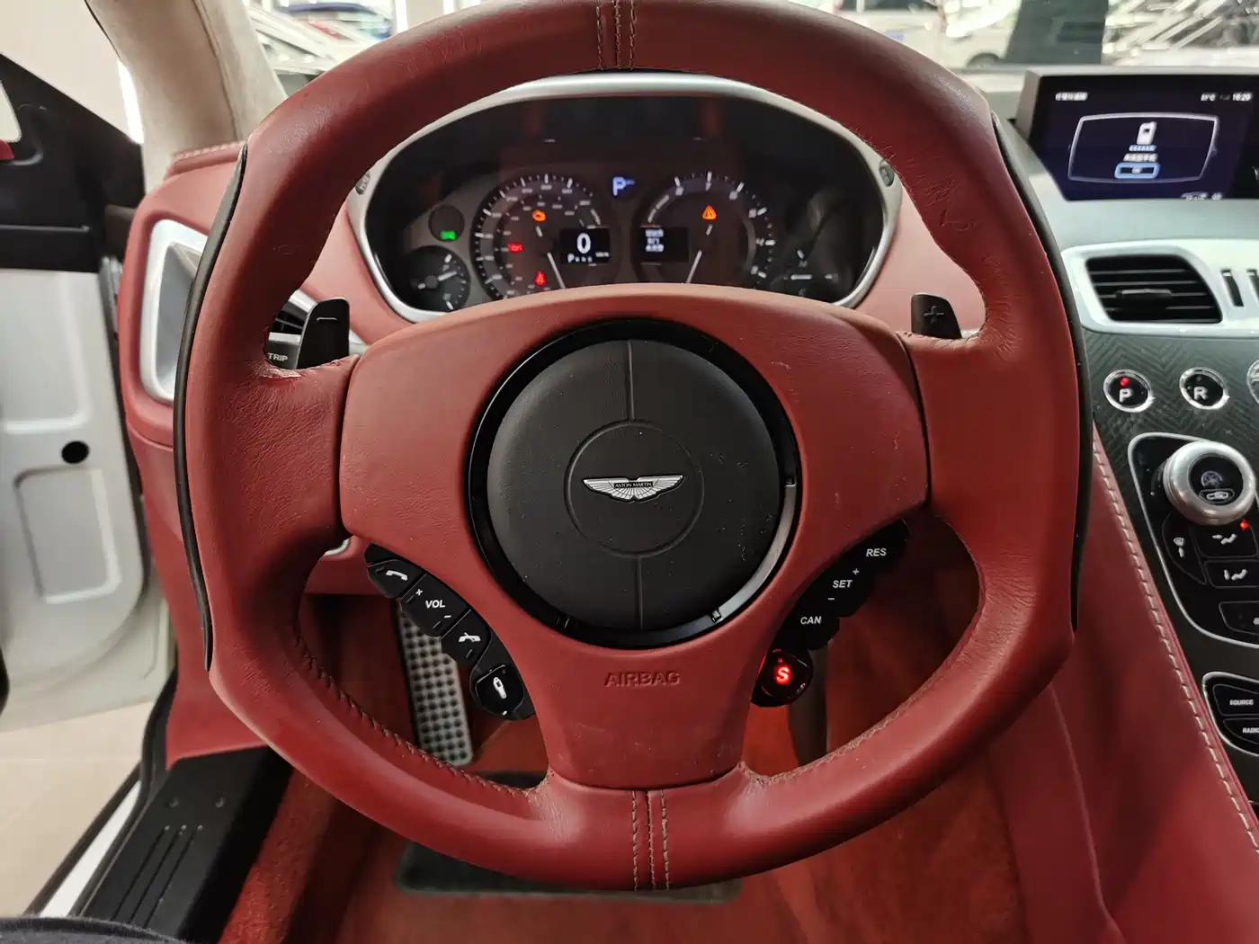 Aston Martin Vanquish 2014 Model 6.0L Centennial Edition фото 12