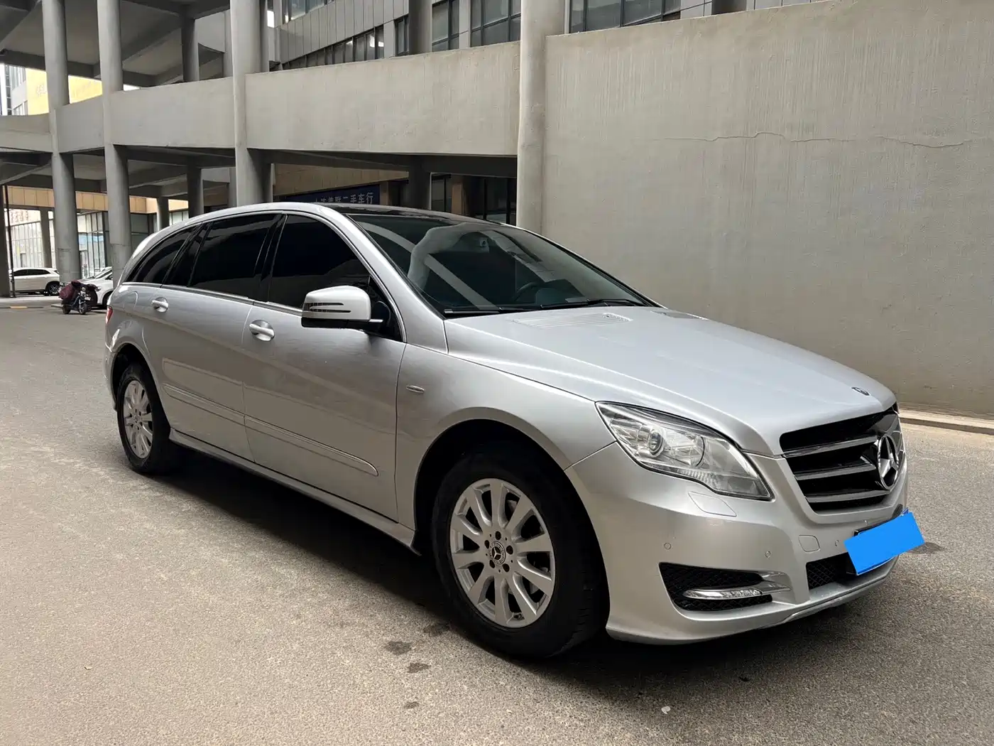 Mercedes-Benz R-Class 2017 R 320 4MATIC Business Collector's Edition фото 3