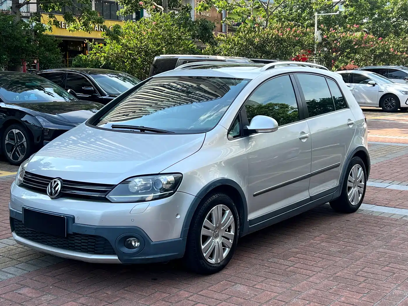 Volkswagen Golf (Import) 2011 1.4TSI Cross Golf фото 2