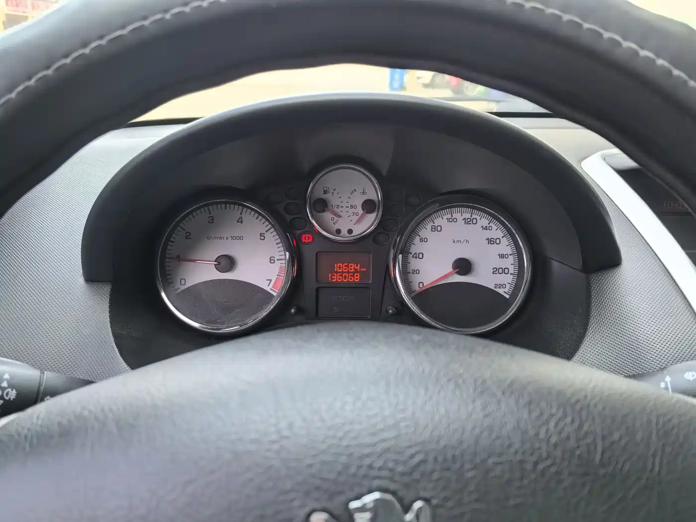 Peugeot 207 2009 Sedan 1.4L Manual Pinle Edition фото 13