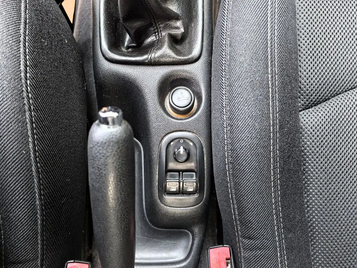 Peugeot 207 2009 Sedan 1.4L Manual Pinle Edition фото 11