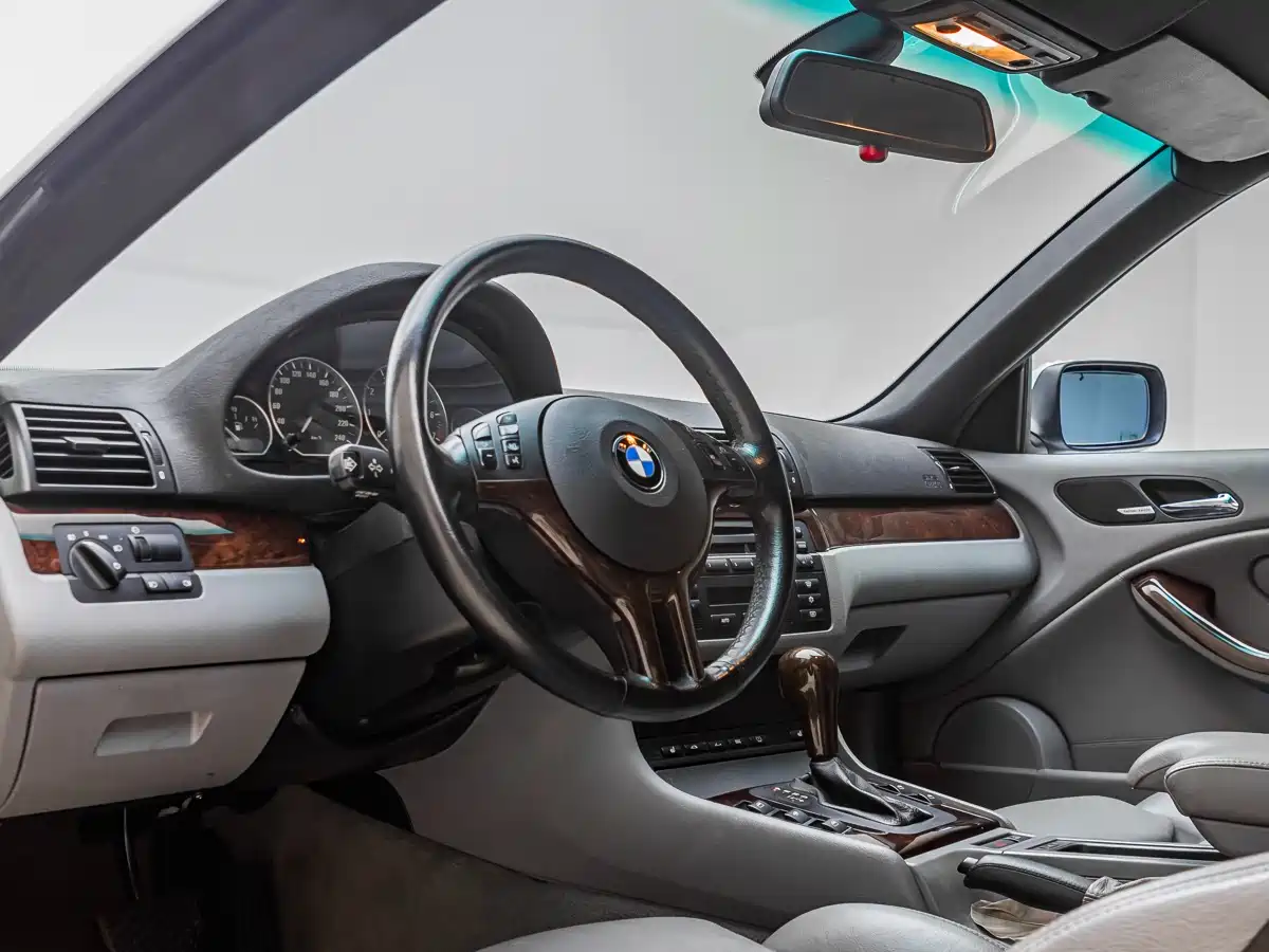 BMW 3 Series (Import) 2004 330Ci фото 9