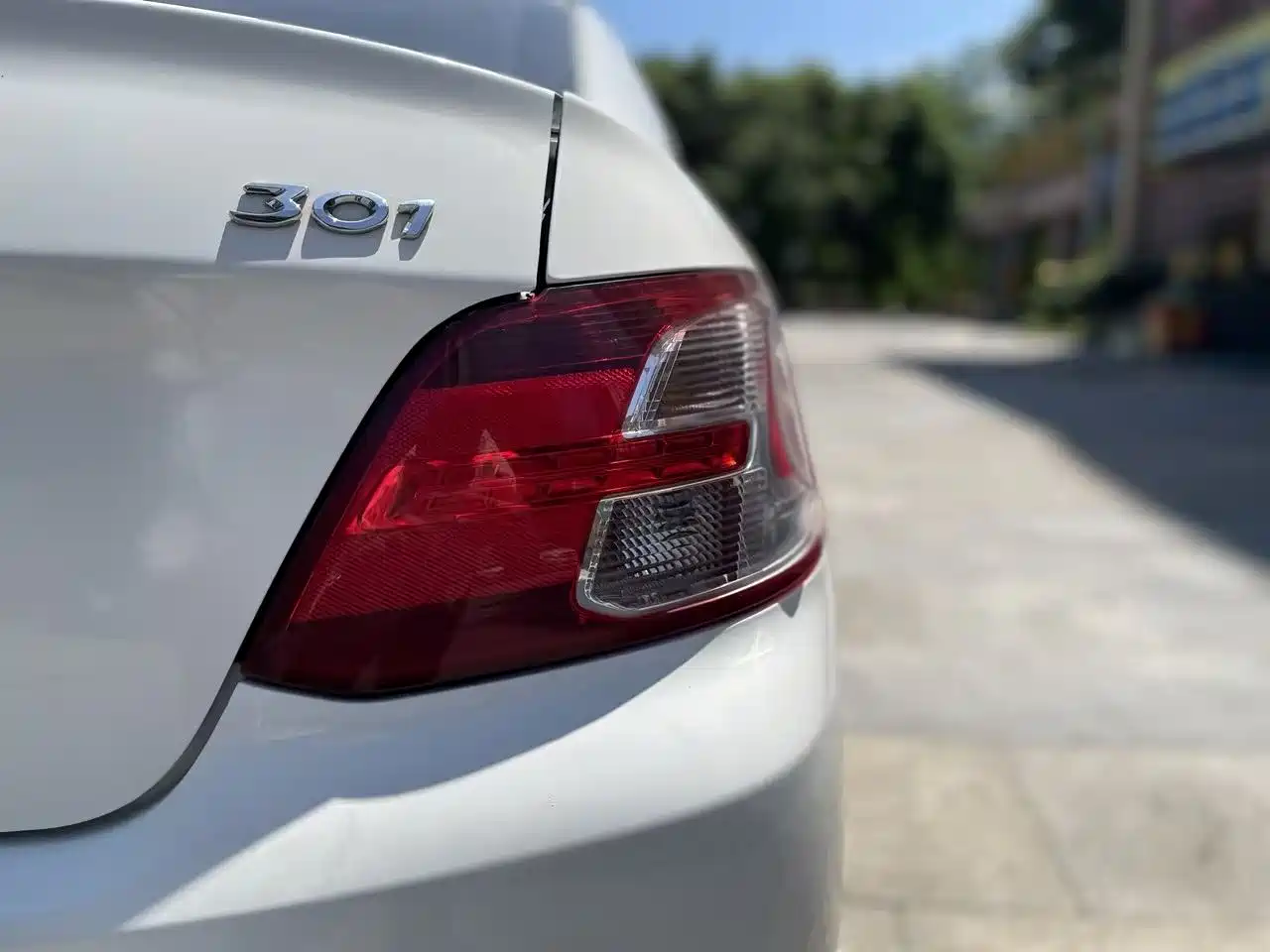 Peugeot 301 2016 1.6L Manual Luxury Edition фото 31
