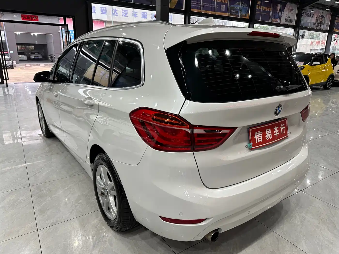 BMW 2 Series Gran Tourer 2015 218i Leading фото 10