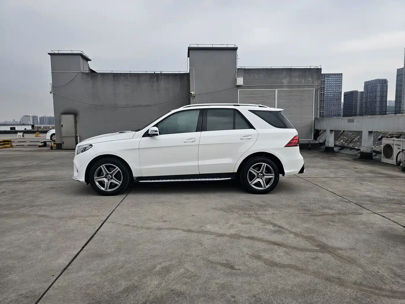 Mercedes-Benz M-Class 2014 ML 320 4MATIC фото 4