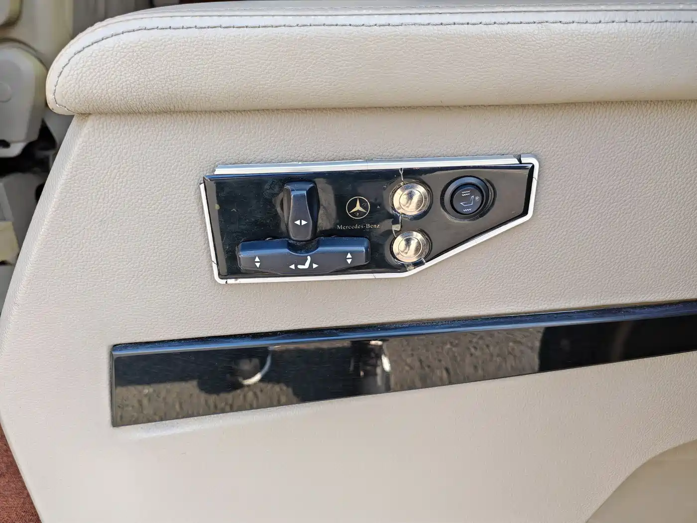 Mercedes-Benz Viano 2013 Model 3.0L Navigation Edition фото 14