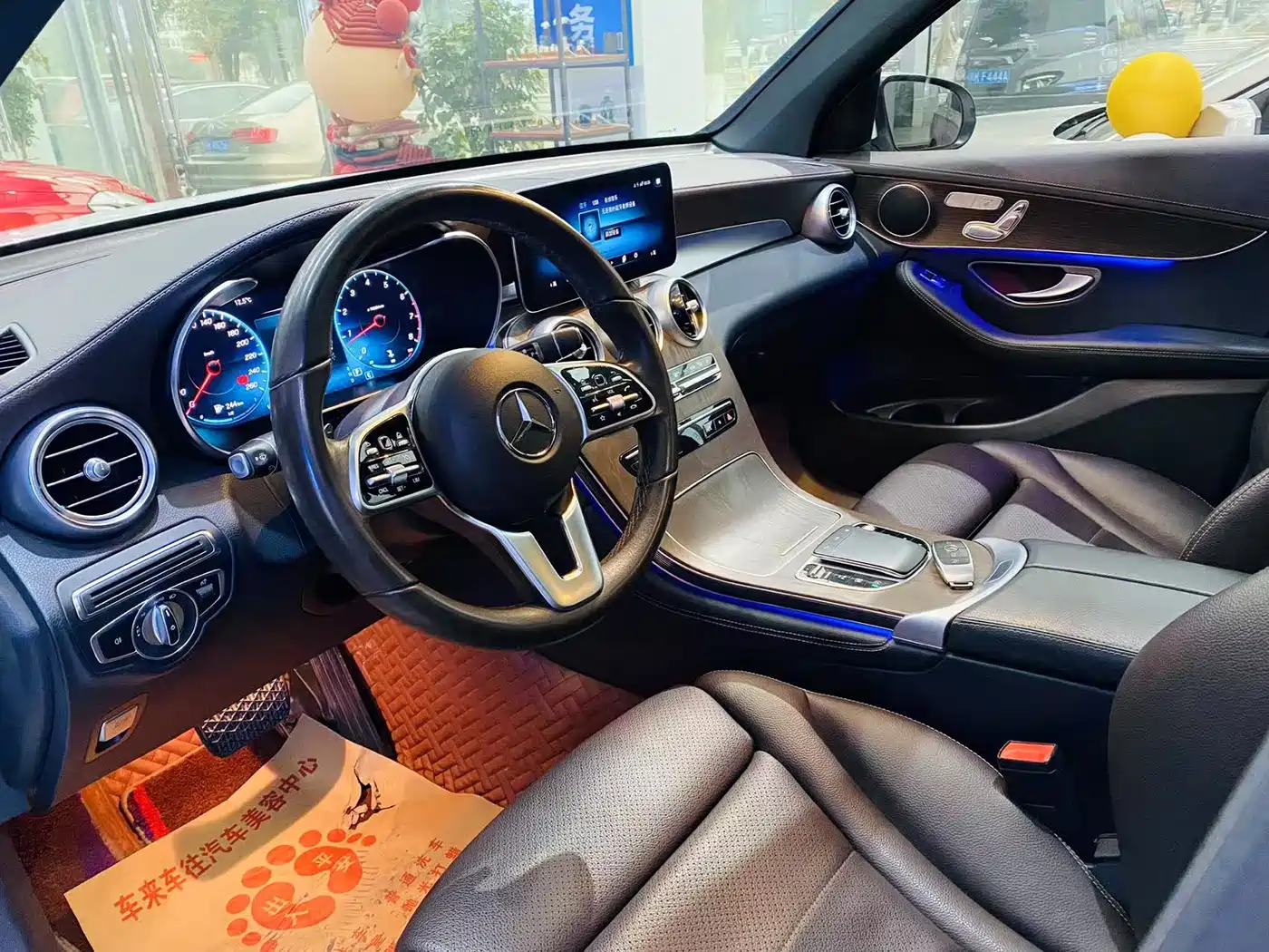 MERCEDES-BENZ GLC