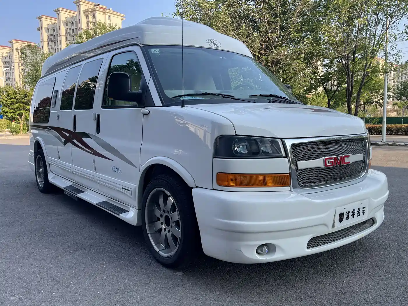 GMC Savana 2013 2011 6.0L Business Star 10-seater