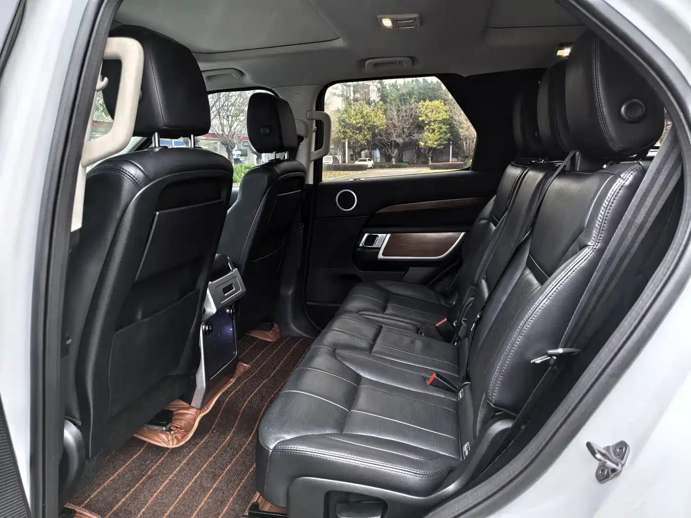 Land Rover Discovery 2017 3.0 SC V6 SE фото 9