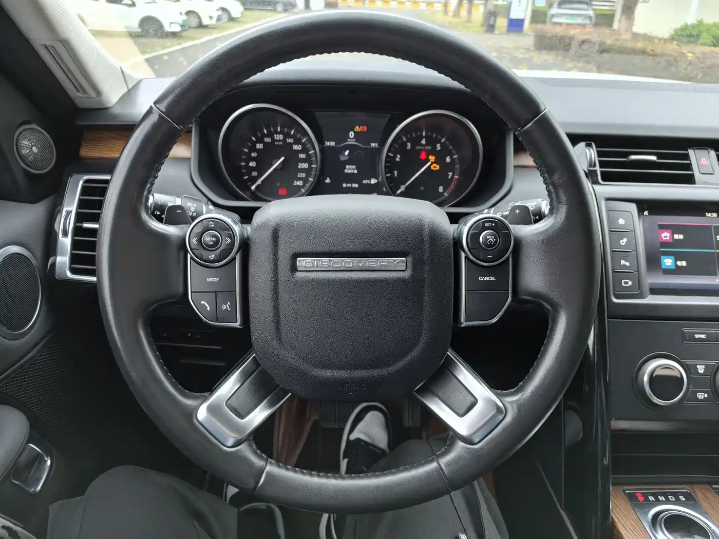 Land Rover Discovery 2017 3.0 SC V6 SE фото 17