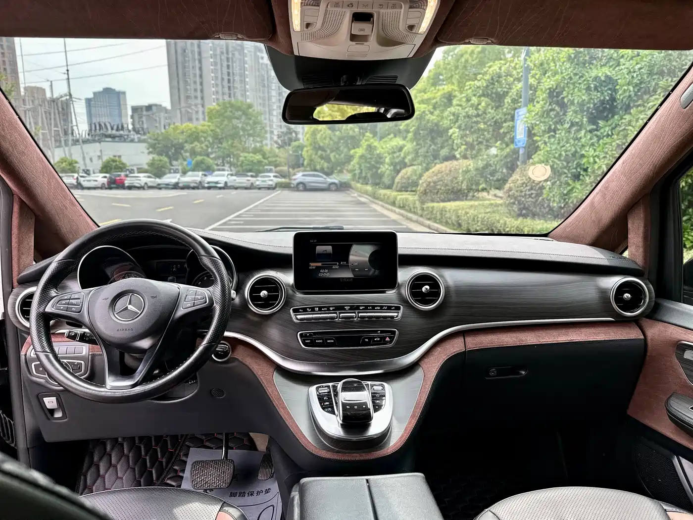 Mercedes-Benz V-Class 2018 V 260 L Premium Long Version China V фото 8