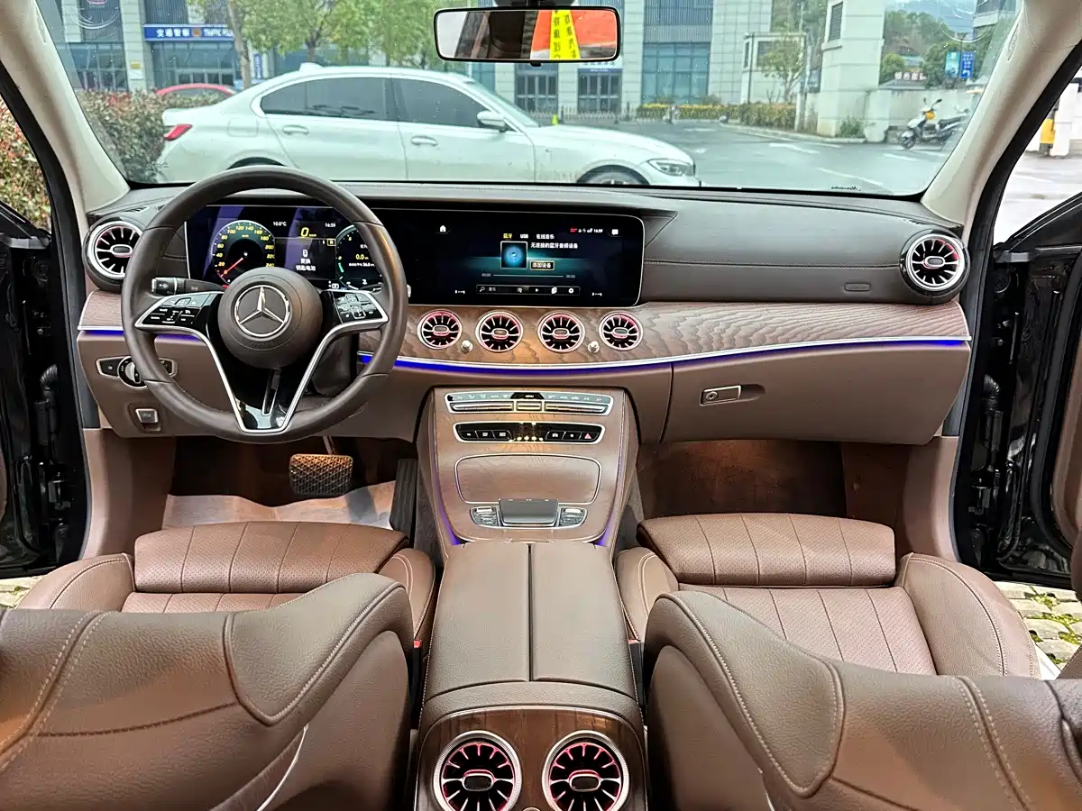 Mercedes-Benz E-Class 2023 E 260 L фото 15