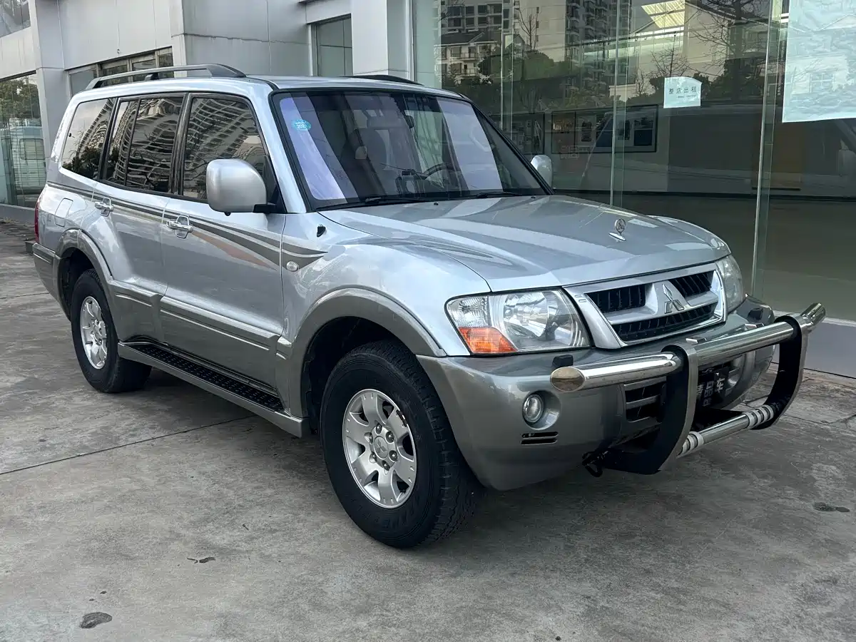 Mitsubishi Pajero 2005 2004 Model V73 3.0L GLS