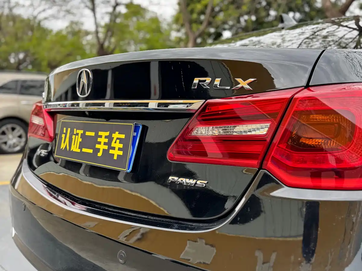 Acura RLX 2013 3.5L PAWS Edition фото 16