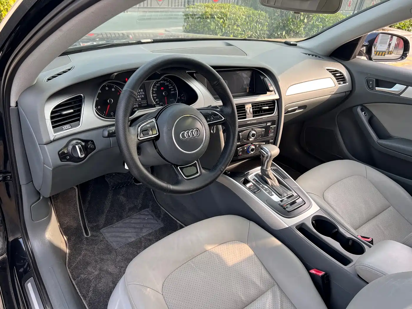 Audi A4L 2013 35 TFSI Automatic Standard фото 9