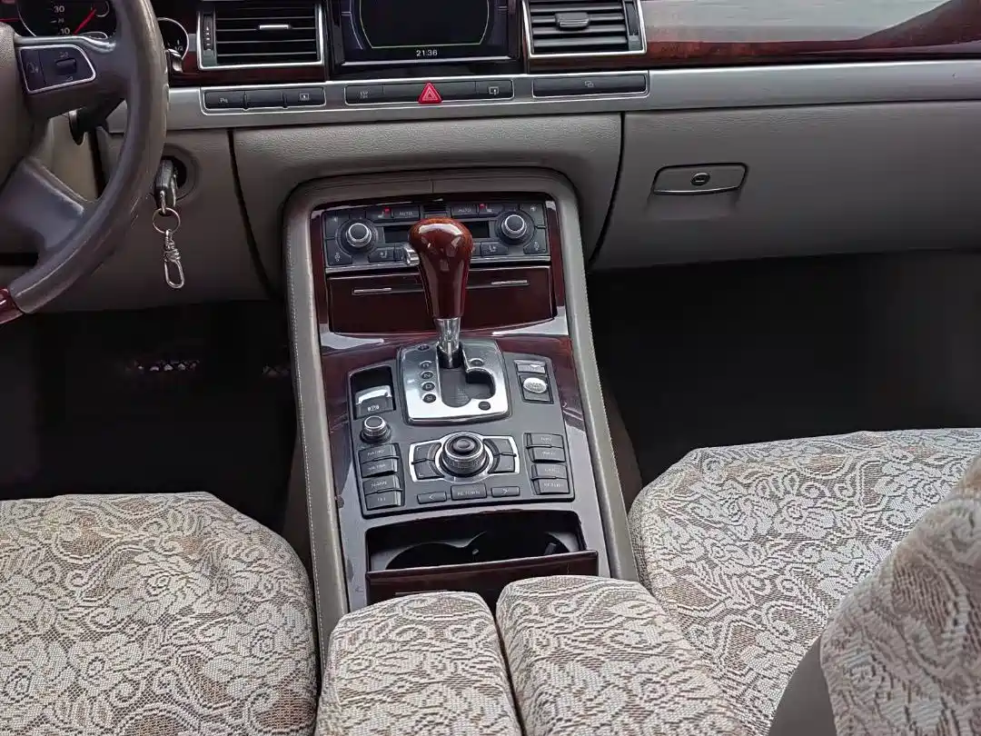 Audi A8 2009 Audi A8L 2.8 FSI Standard фото 4