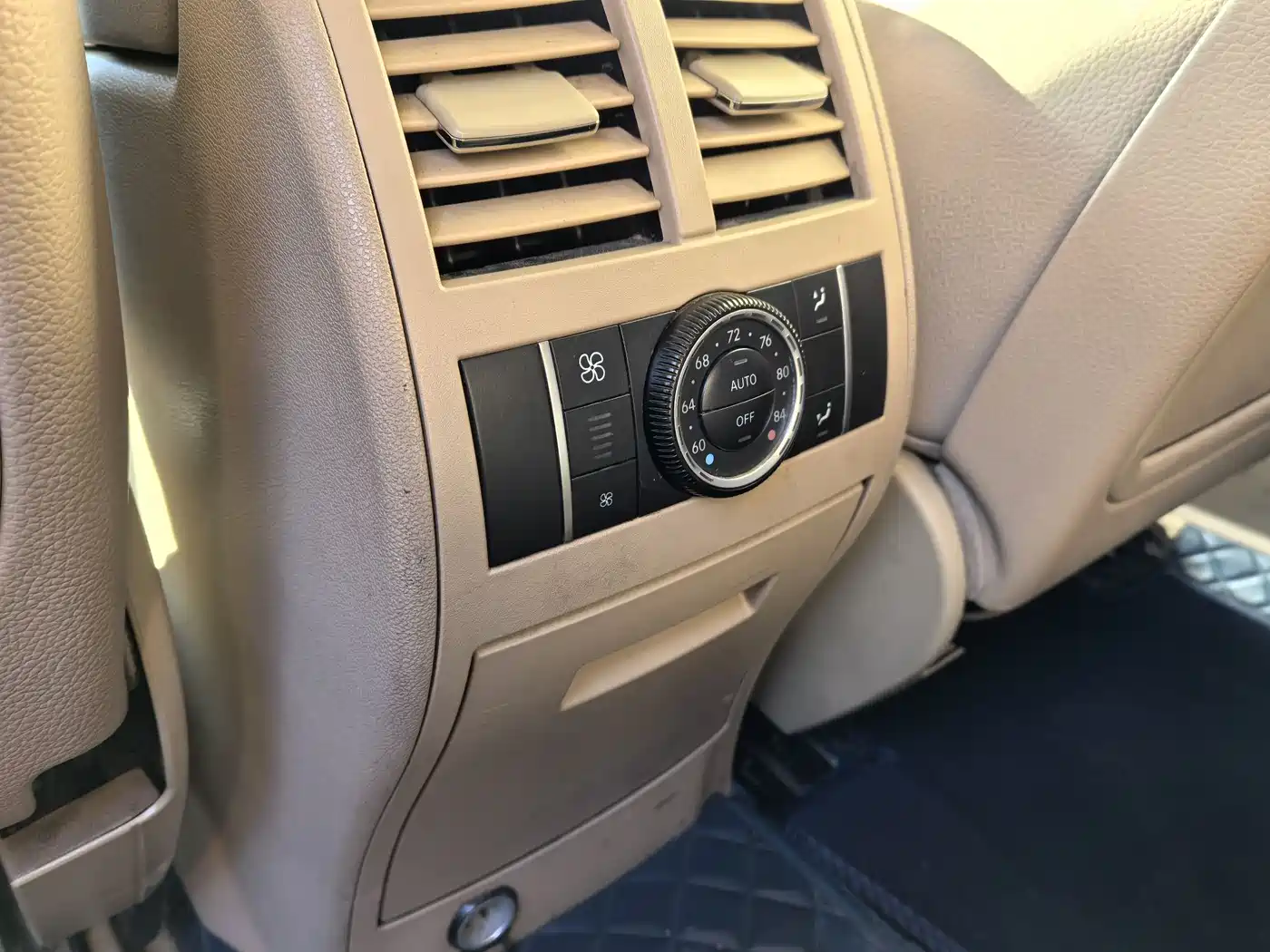 Mercedes-Benz GL-Class фото 14