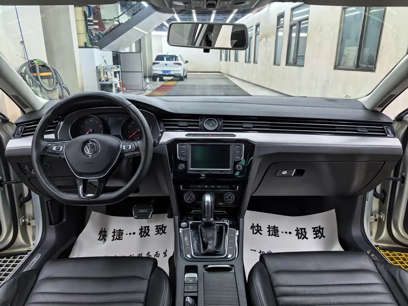Volkswagen Magotan 2017 330TSI DSG Leading фото 10