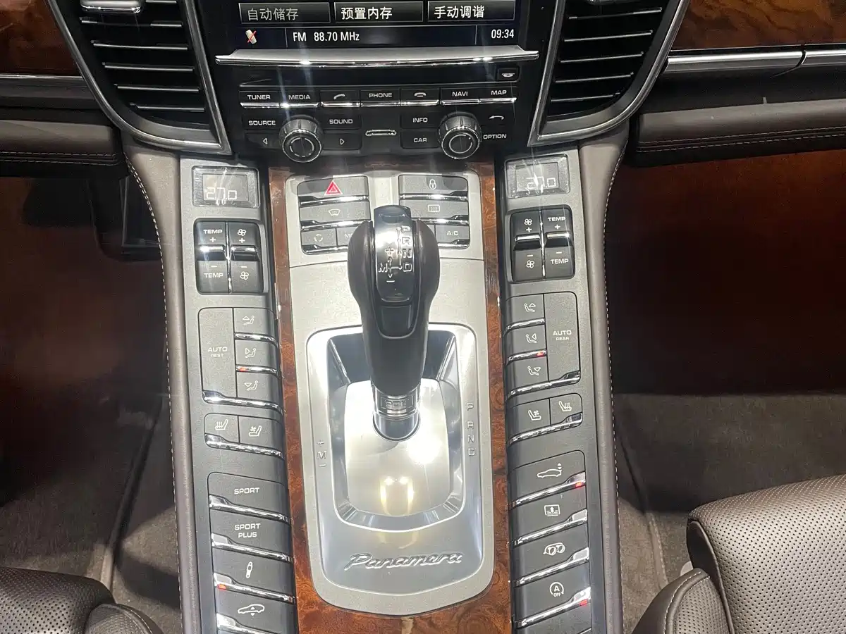 Porsche Panamera 2010 Porsche Panamera Turbo 4.8T фото 8