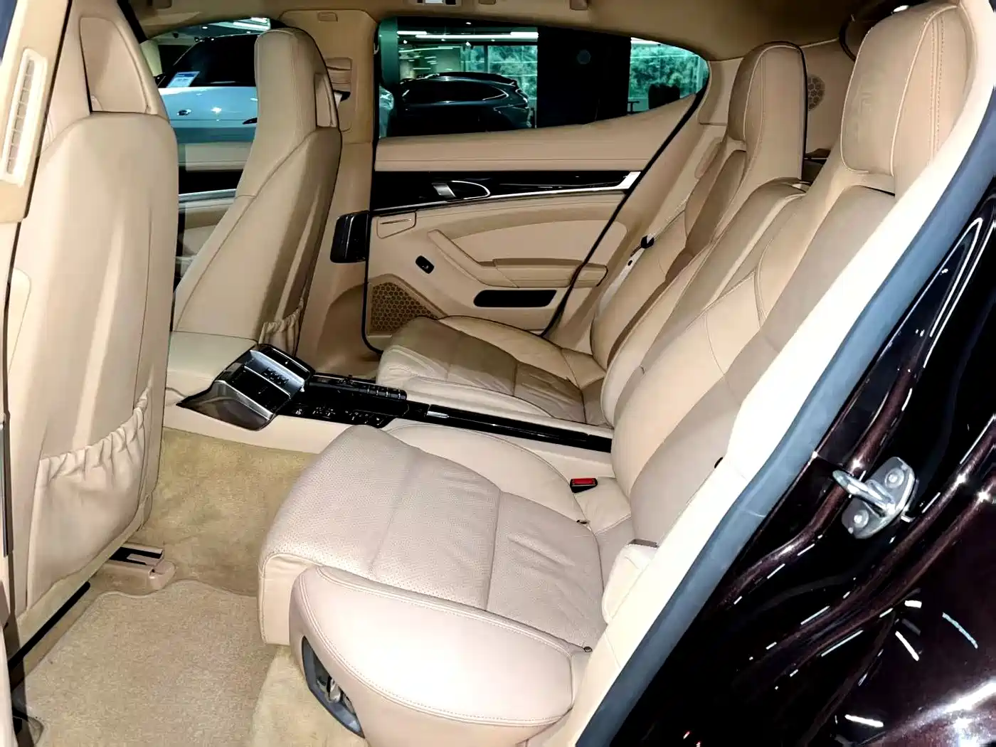 Porsche Panamera 2013 Panamera 4 Platinum Edition 3.6L фото 12