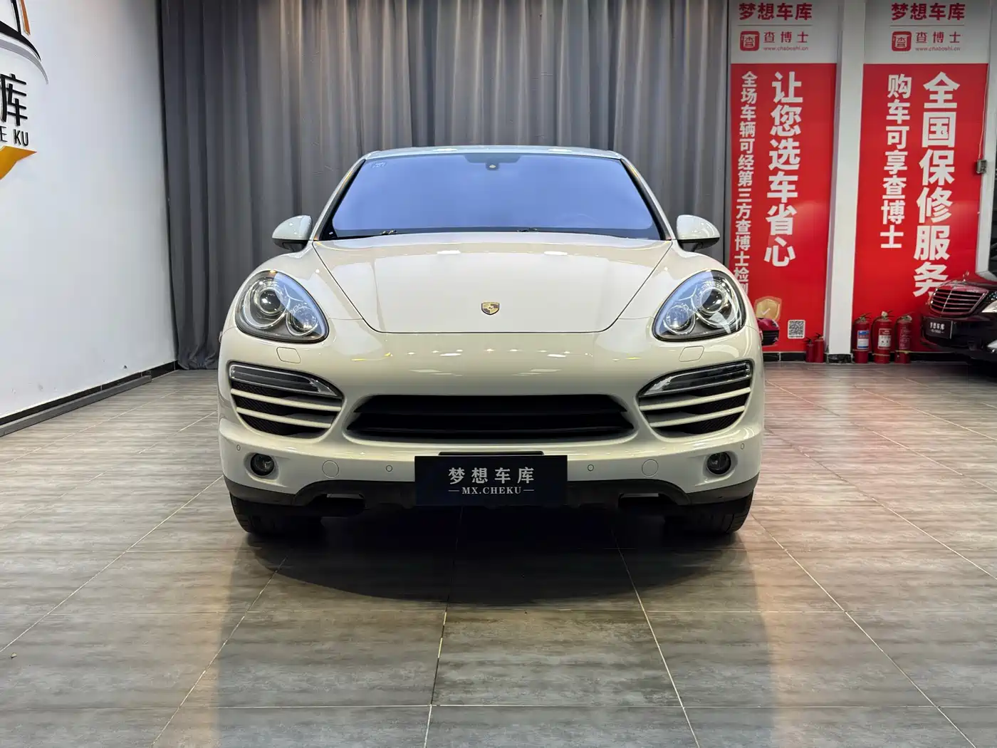 Photo 2 - Porsche Cayenne