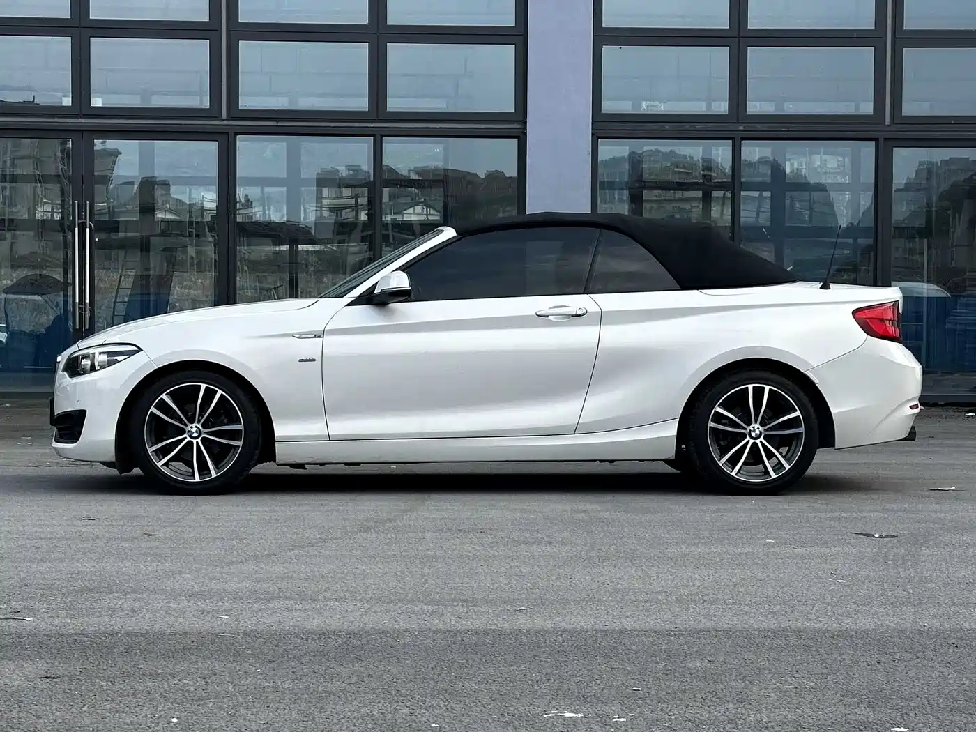 BMW 2 Series (Import) 2018 220i Convertible Coupe Sport Design Package фото 21