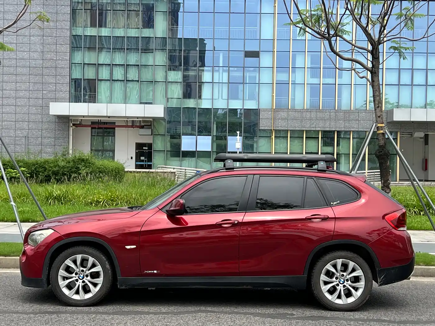 BMW X1 (Import) 2010 xDrive25i фото 5