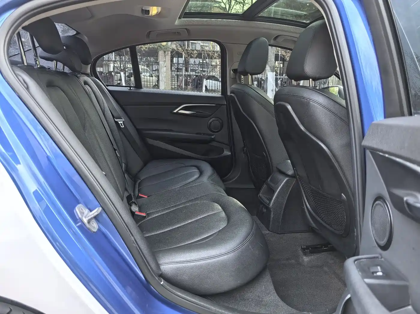 BMW 1 Series 2017 118i Sport фото 16