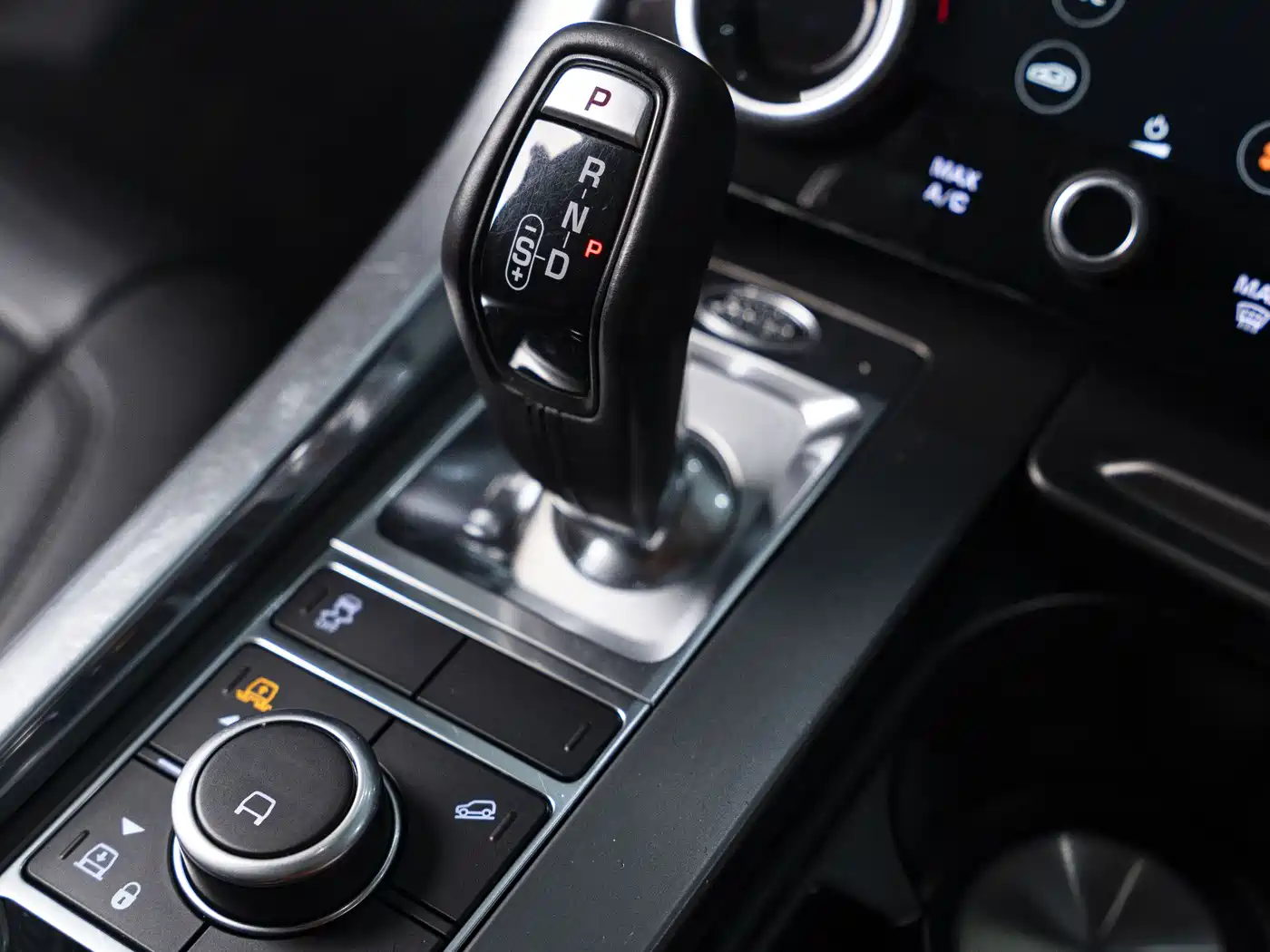 Land Rover Range Rover Sport 2020 3.0 L6 SE фото 14