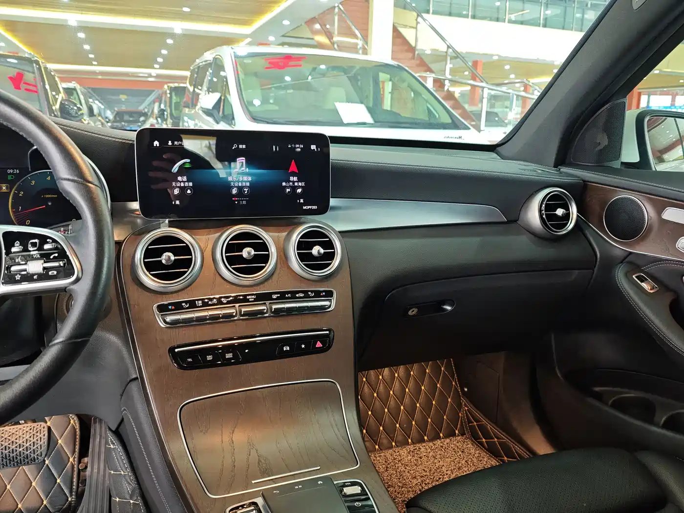 Mercedes-Benz GLC 2020 Facelift GLC 300 L 4MATIC Dynamic фото 12
